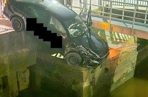 Polizeiinspektion Cuxhaven: POL-CUX: Schutzengel bewahrt in Cuxhaven betrunkenen Fahrzeugführer ohne Führerschein vor Schlimmeren (Lichtbild in der Anlage)