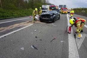 FW Ratingen: Ratingen, BAB 52, Verkehrsunfall im Autobahnkreuz Düsseldorf Nord mit drei Verletzten.