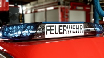Feuerwehr Oberhausen: FW-OB: Entstehungsbrand auf der Weseler Straße - Anwohnerin rettet Hunde
