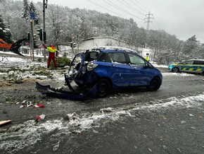 FW-EN: Feuerwehr wegen Schneewetterlage dauerhaft im Einsatz! - 27 Einsätze für Feuerwehr und THW-Wache bis zum Abend besetzt