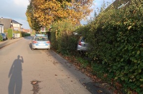 Polizeiinspektion Delmenhorst / Oldenburg - Land / Wesermarsch: POL-DEL: Landkreis Oldenburg: Pkw kommt in Hude von Fahrbahn ab und in einer Hecke zum Stillstand