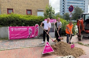 Deutsche Telekom AG: Itzehoe: Spatenstich f&uuml;r Glasfaserausbau