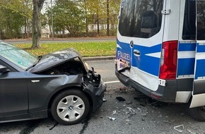 Polizei Gelsenkirchen: POL-GE: Auffahrunfall bei Verkehrskontrolle in Schalke - zwei Personen leicht verletzt
