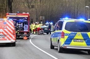 Freiwillige Feuerwehr Olsberg: FF Olsberg: Unfall bei Antfeld - Bundesstraße voll gesperrt