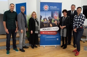 Zentrale Polizeidirektion Niedersachsen: ZPD: "Tag der Demokratie" Zentrale Polizeidirektion Niedersachsen zeigt Haltung gegen demokratiefeindliche Bestrebungen, Hass und Hetze