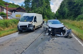 Polizeidirektion Bad Kreuznach: POL-PDKH: Verkehrsunfall mit drei leichtverletzten Personen