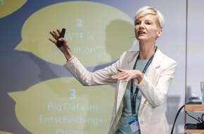 JANE UHLIG PR Kommunikation & Publikationswesen: Presse-Meldung: Zwischen Intuition und Big Data: Johanna Dahms visionäre Keynote über Entscheidungsprozesse in Leipzig