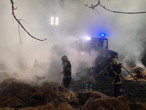 FW-MK: Strohballenbrand fordert 160 Einsatzkräfte