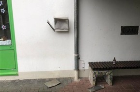 Polizeidirektion Koblenz: POL-PDKO: Sachbeschädigung auf Schulhof der Grundschule Löf