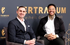Vertranium GmbH：Kevin Fiawoo und Marcel Mankas von der Vertranim GmbH公司：Warum es für Finanzdiensteleister heute essenziell ist，potenzielle Kunden und Bewerber bereits vor dem Erstkontakt von sich zuüberzeugen