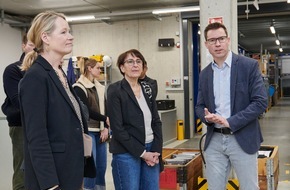 AfB gemeinn&uuml;tzige mbH: Ministerin Walker und Staatssekret&auml;rin Dr. Leidig besuchen afb social & green IT in Ettlingen / Wirtschaftlich erfolgreiches Inklusionsmodell im Fokus
