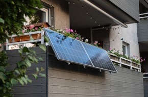 Selfio GmbH: Balkonkraftwerk installieren so einfach wie nie zuvor - Das Solarpaket 1