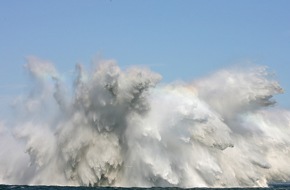 Deutsche Marine - Bilder der Woche: Deutsche Minentaucher sprengen Weltkriegsmunition vor Estland