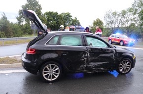 Kreispolizeibehörde Höxter: POL-HX: Mehrere Verletzte nach Verkehrsunfall auf B 64