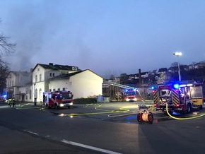 FW-OE: Gebäudebrand in Olpe