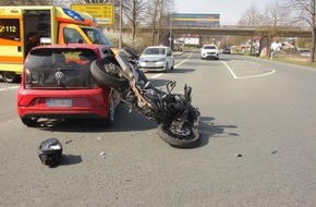 Kreispolizeibeh&ouml;rde H&ouml;xter: POL-HX: Schwer verletzter Motorradfahrer mit Hubschrauber in Klinik geflogen