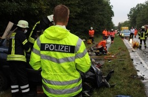 Polizeiinspektion Hameln-Pyrmont/Holzminden: POL-HM: Tödlicher Verkehrsunfall auf der Bundesstraße 442
