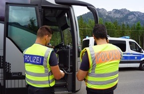 Bundespolizeidirektion München: Bundespolizeidirektion München: Mit dem Aufenthaltsgesetz in Konflikt/ Bundespolizei bringt gesuchten Migranten in Haft