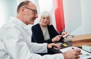 ABDA Bundesvgg. Dt. Apothekerverbände: Fortbildungskongress pharmacon / Apotheken-Beratung kann Krebsbehandlung sicherer machen