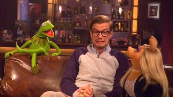 ProSieben: Wahre Hollywood-Größen im "CIRCUS HALLIGALLI": Joko küsst Kermit den Frosch (FOTO)