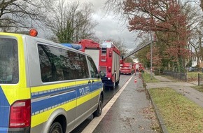 Polizeiinspektion Rotenburg: POL-ROW: +++ Unfall mit Rettungswagen ++ Stürmisches Wochenende ++ Schornsteinbrand in Hellwege +++