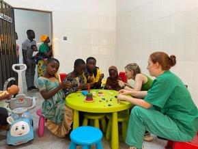 Pressemitteilung: Neue Kinderklinik in Togo ging mit Hilfe aus Nürnberg an den Start