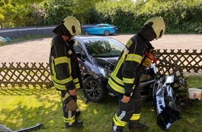 Feuerwehr Sprockhövel: FW-EN: Wagen landet im Vorgarten