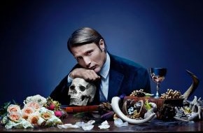SAT.1: Serienkiller in Serie: Mads Mikkelsen als "Hannibal" ab 10. Oktober 2013 in SAT.1 (BILD)