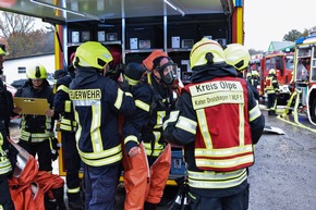 FW Wenden: Jahresabschlussübung der Freiwilligen Feuerwehr der Gemeinde Wenden