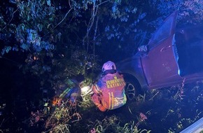 Feuerwehr Ratingen: FW Ratingen: Verkehrsunfall nach Ausweichman&ouml;ver