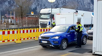 Bundespolizeidirektion München: Bundespolizeidirektion München: Hilfe für Migranten - Bundespolizei nimmt Österreicherin und Italiener fest