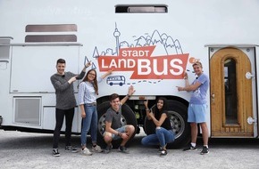 ZDF: Robert Geisendörfer Preis für ZDF-Serie "Stadt, Land, Bus" (FOTO)