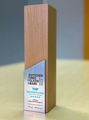 Deutscher Fondspolicen Award 2023: uniVersa für Kosteneffizienz ausgezeichnet