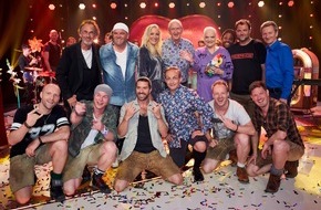 SAT.1: Hugo Egon Balder, Hella von Sinnen und Wigald Boning hauen mit Beatrice Egli, Florian Silbereisen und weiteren Stars auf die Pauke: "Genial daneben - Die Schlagershow" - am 7. September 2018 in SAT.1