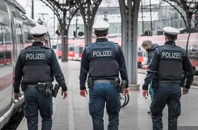 Bundespolizeidirektion Sankt Augustin: BPOL NRW: Waffenverbotszone am Wochenende 06. - 08.05.2022: Bundespolizei erlässt Allgemeinverfügung für Bahnhöfe in Köln, Bonn, Siegburg und Siegen