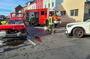 Feuerwehr und Rettungsdienst Bonn: FW-BN: Verkehrsunfall mit zwei Verletzten