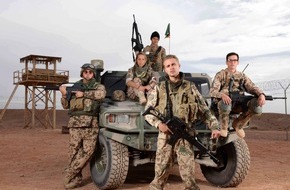 ProSieben: Make Laugh, not War: ProSieben zeigt die Antikriegsfilmkomödie "Willkommen im Krieg" am Ostermontag, 9. April 2012, 20.15 Uhr (BILD)