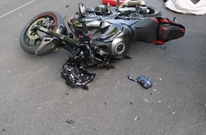 Polizei Rheinisch-Bergischer Kreis: POL-RBK: Rösrath - Motorradfahrer bei Verkehrsunfall schwer verletzt