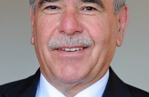 Verband kommunaler Unternehmen e.V. (VKU): Nach fünfjähriger erfolgreicher Präsidentschaft von Stephan Weil / Ulms Oberbürgermeister Ivo Gönner neuer VKU-Präsident (BILD)