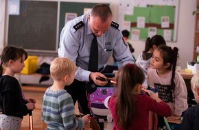 Polizeipräsidium Recklinghausen: POL-RE: Gladbeck/ Bottrop/ Kreis Recklinghausen: "Funkeln im Dunkeln" - gut sichtbar auf dem Schulweg