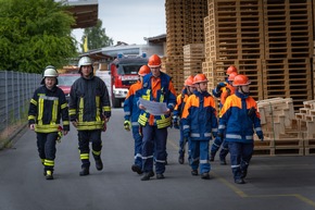 FW-AR: Berufsfeuerwehrtag der Jugendfeuerwehr Bruchhausen-Niedereimer - 24 Stunden im Einsatz