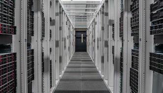 Infomaniak: Infomaniak erweitert seine souver&auml;ne Public Cloud um Managed Services f&uuml;r eine einfache Migration von Hyperscalern