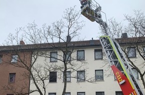 Feuerwehr Gelsenkirchen: FW-GE: Küchenbrand in Bulmke-Hüllen -Wohnungsinhaberin verletzt-