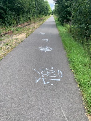 POL-KLE: Kranenburg - Gegenstände mit Farbe besprüht und Verkehrsschilder entwendet: Gemeinde setzt Belohnung aus