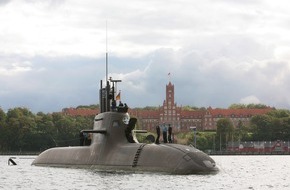 Presse- und Informationszentrum Marine: Deutsche Marine - Bilder der Woche: Seltener Gast in der Flensburger Förde