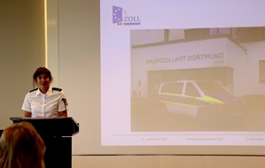 Hauptzollamt Dortmund: HZA-DO: Berufseinsteiger beim Hauptzollamt Dortmund / Jetzt Karriere beim ZOLL starten