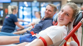 DRK-Blutspendedienst NSTOB: Am 14. Juni ist Weltblutspendetag: DRK-Blutspendedienste sehen Blutspender als wahre Vorbilder für die Gesellschaft und rufen zu hoher Spende-Bereitschaft im Sommer auf