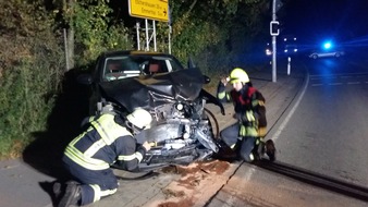 Polizeiinspektion Hameln-Pyrmont/Holzminden: POL-HM: Kollision von zwei Pkw - beide Fahrerinnen verletzt ins Krankenhaus