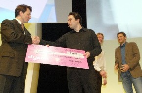 Dyson SA: Christian Kohler ist Gewinner des Dyson Student Design Award 2006: Heisswachsverfahren "Easywax" überzeugte Jury