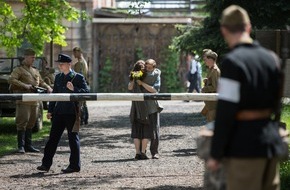 ZDF: ZDF-Dreiteiler "TANNBACH - Schicksal eines Dorfes" erobert internationale Festivals / Nach Banff jetzt auch die Goldene Nymphe (FOTO)